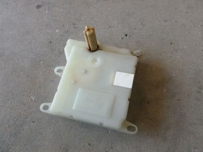 1998 Ford Expedition XLT - AC Heater Door Flap Actuator Module Front3
